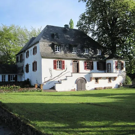 Ferienwohnung Weingut Villa Huesgen Am Moenchhof Traben-Trarbach Exterior photo