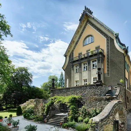 Ferienwohnung Weingut Villa Huesgen Am Moenchhof Traben-Trarbach Exterior photo