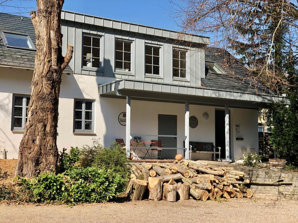 Weingut Huesgen Am Moenchhof